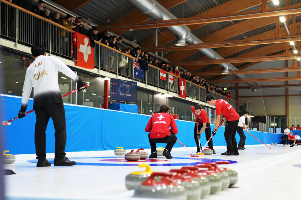  
Die Schweizer kämpften sich in Lohja zurück und sicherten sich die Teilnahme an der A-WM in Cortina, wo sie weiterhin alles geben werden.
