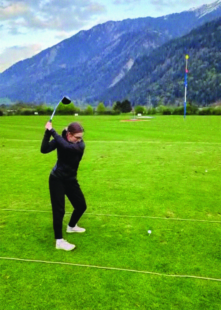 Selina Witschonke, im Sommer auf der Driving Range